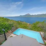 別荘 Privater Pool Und Herrlicher Seeblick By Interhome