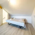 Privater Pool Und Herrlicher Seeblick By Interhome * トッリ・デル・ベーナコ