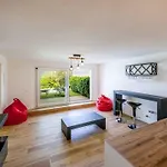 Privater Pool Und Herrlicher Seeblick By Interhome トッリ・デル・ベーナコ