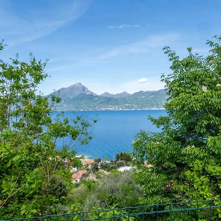 Privater Pool Und Herrlicher Seeblick By Interhome * トッリ・デル・ベーナコ