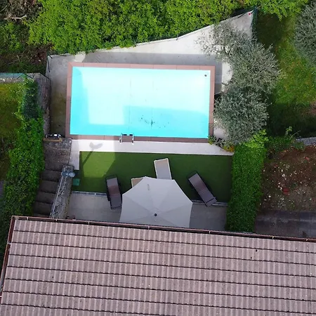 Privater Pool Und Herrlicher Seeblick By Interhome 펜션