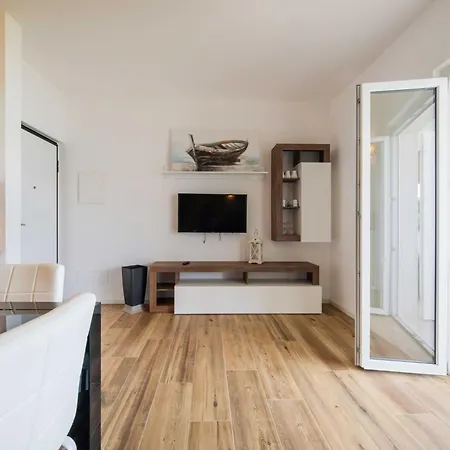 Privater Pool Und Herrlicher Seeblick By Interhome 토리델베나코