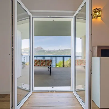 펜션 Privater Pool Und Herrlicher Seeblick By Interhome